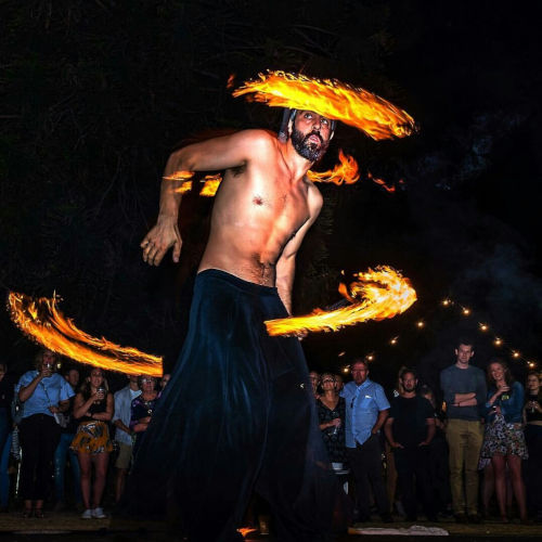 Into the fire Miguel Rubio color nocturna malabares con fuego